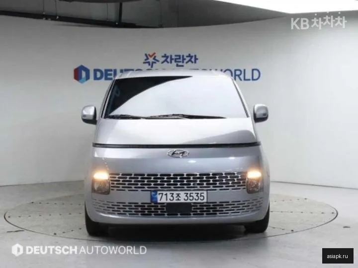 Hyundai Staria 4