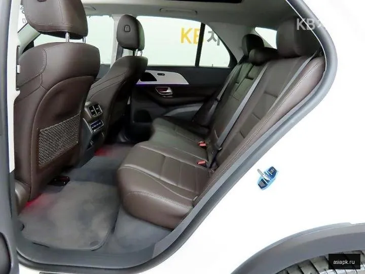 Mercedes-Benz GLE-Class 6