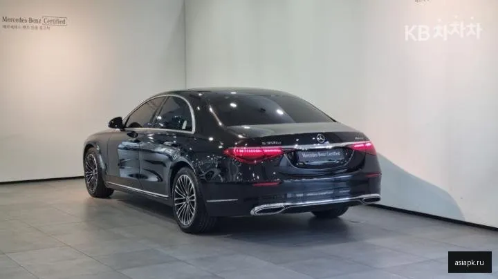 Mercedes-Benz S-Class 4