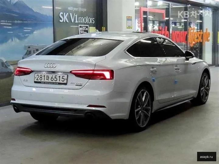Audi A5 4