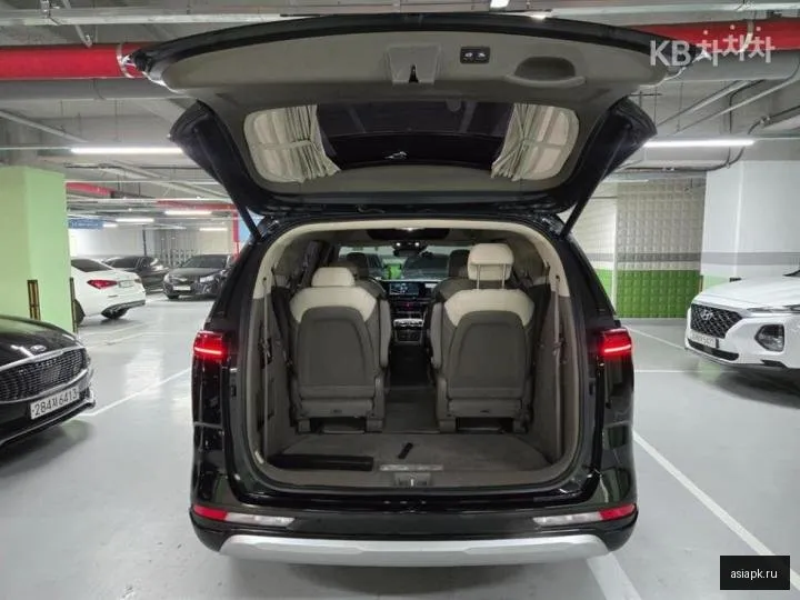 Kia Carnival 5