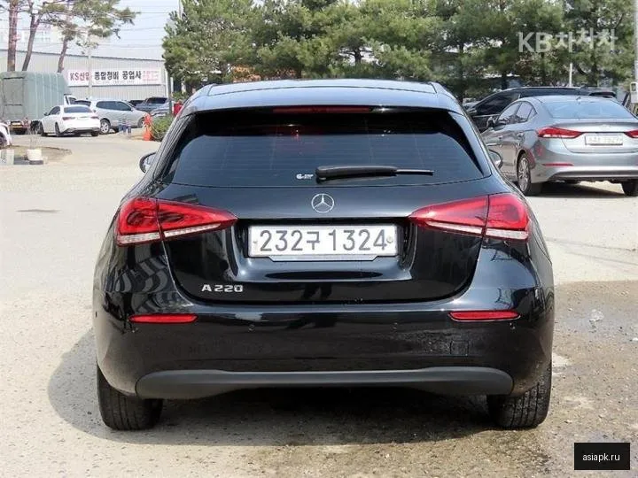 Mercedes-Benz A-Class 4