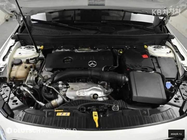 Mercedes-Benz GLB-Class 6