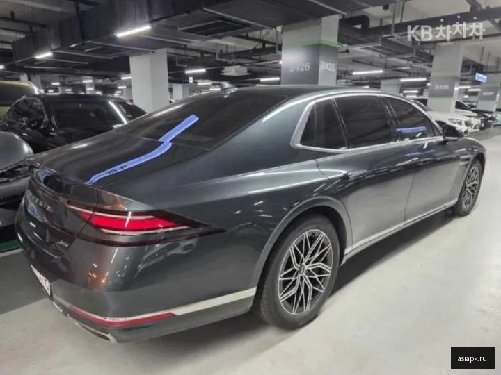 Genesis G90 4