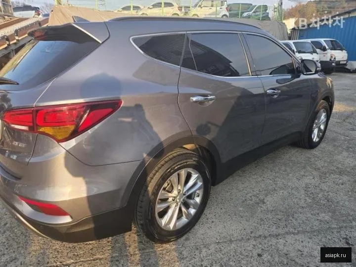 Hyundai Santa Fe 4