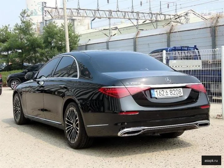 Mercedes-Benz S-Class 3