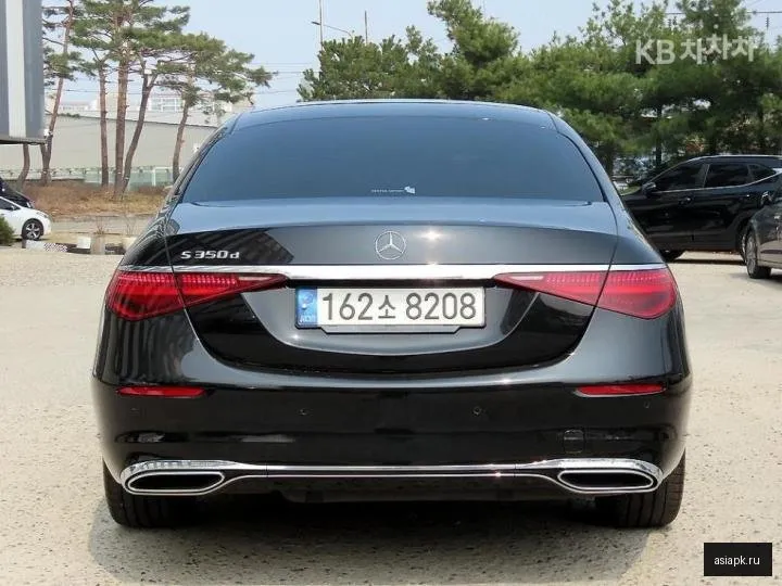 Mercedes-Benz S-Class 4
