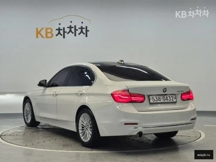 BMW 3-Series 2