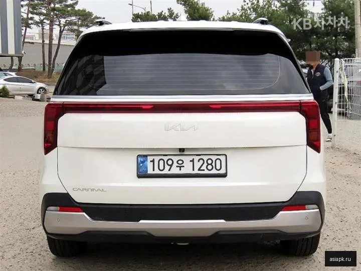 Kia Carnival 4