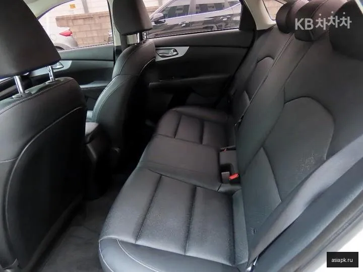 Kia K3 6