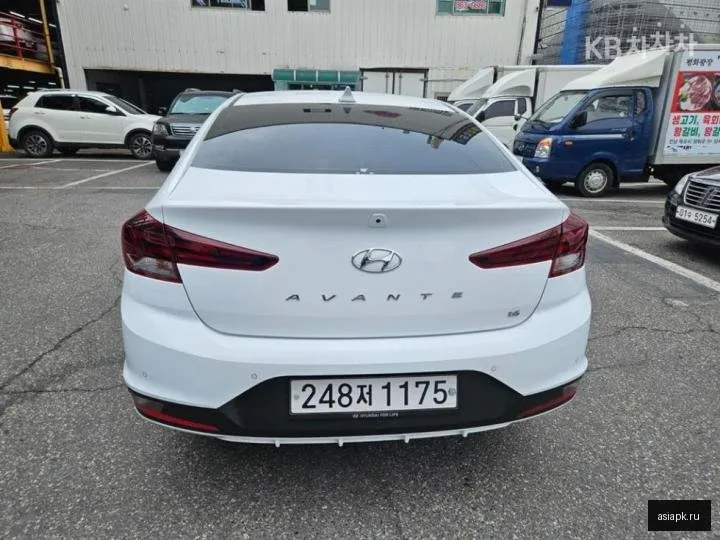 Hyundai Avante 4