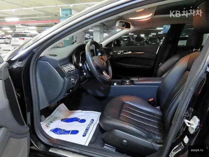 Mercedes-Benz CLS-Class 6