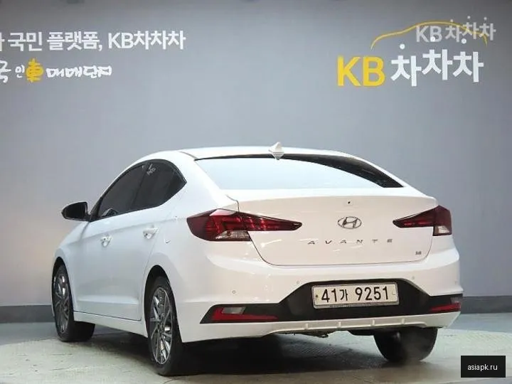 Hyundai Avante 4