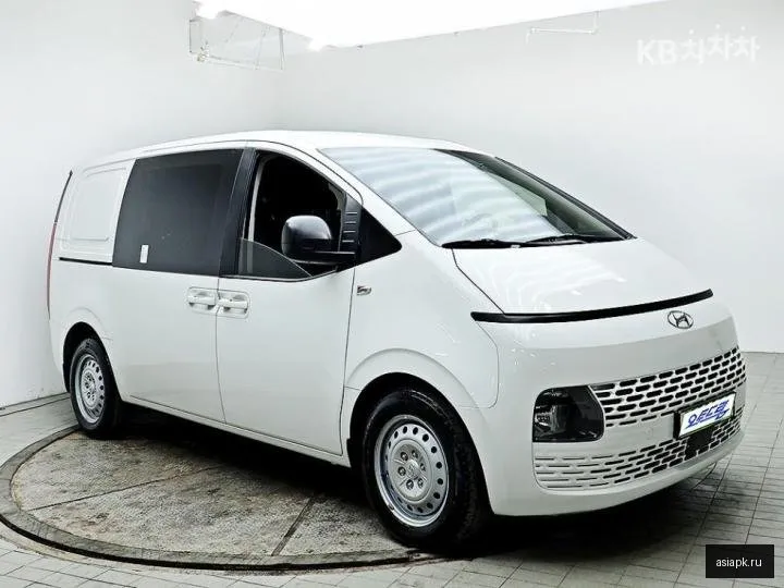 Hyundai Staria 2
