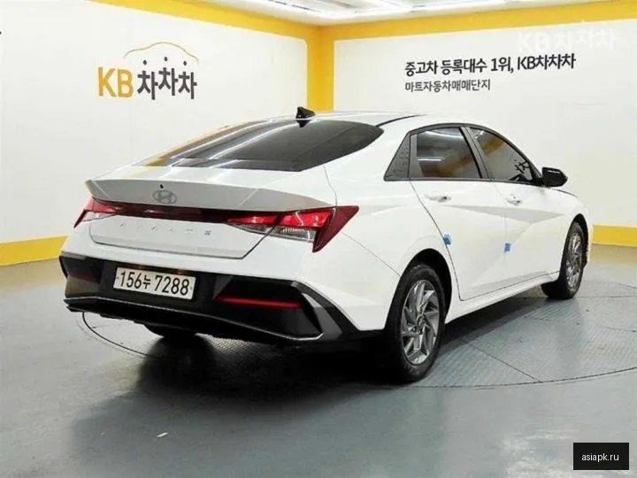 Hyundai Avante 4