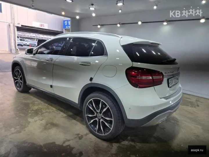 Mercedes-Benz GLA-Class AMG 4