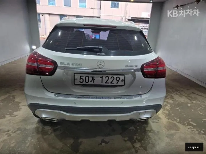 Mercedes-Benz GLA-Class AMG 5