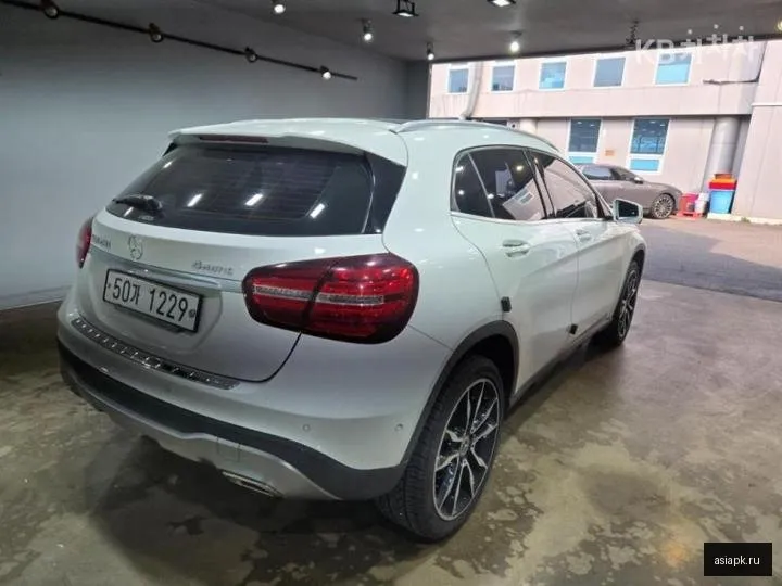 Mercedes-Benz GLA-Class AMG 6
