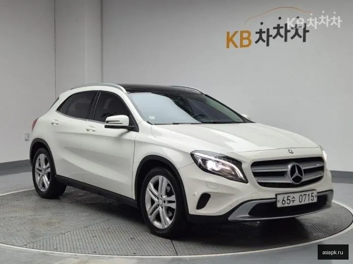Mercedes-Benz GLA-Class 4
