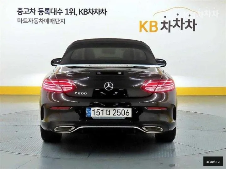 Mercedes-Benz C-Class 3