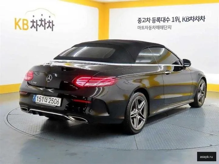 Mercedes-Benz C-Class 4