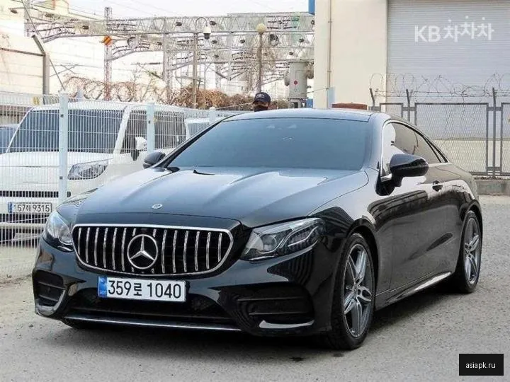 Mercedes-Benz E-Class 2