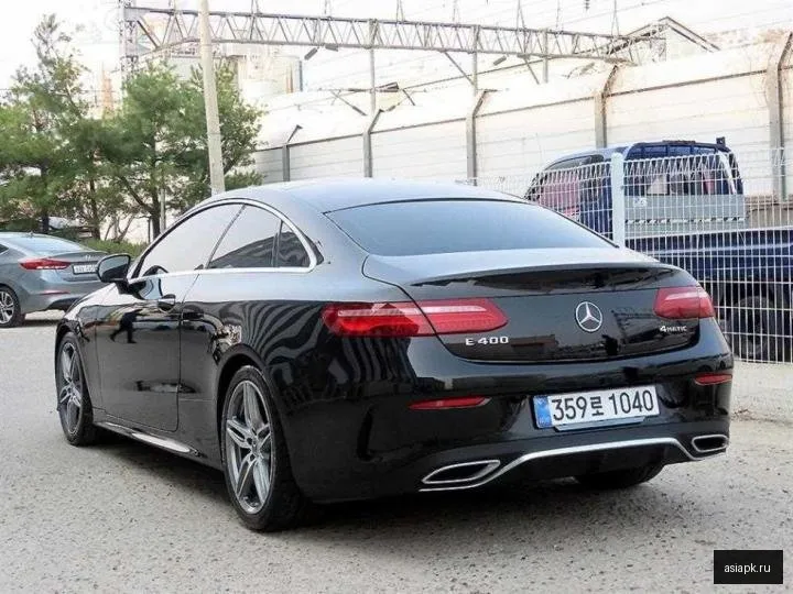 Mercedes-Benz E-Class 3