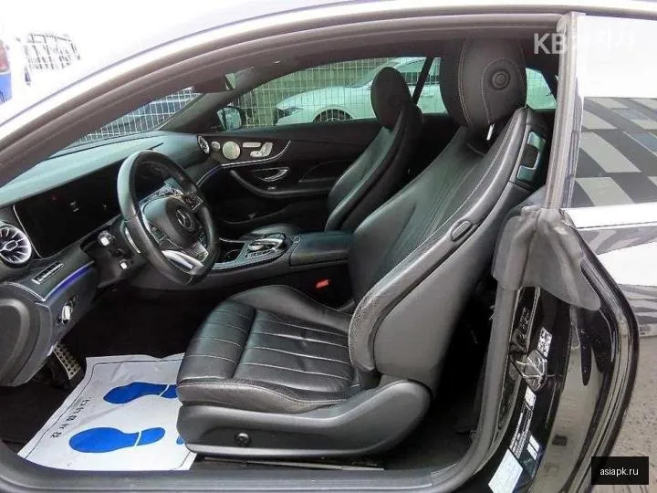 Mercedes-Benz E-Class 5
