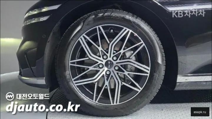 Genesis G90 5