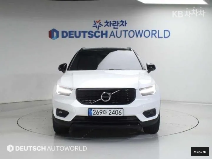 Volvo XC40 3