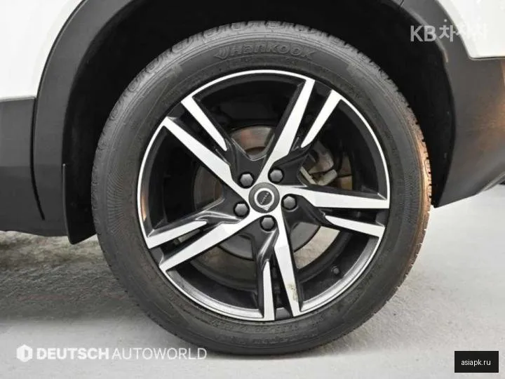 Volvo XC40 5