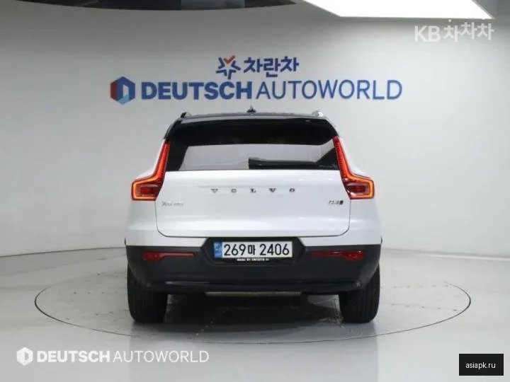 Volvo XC40 4