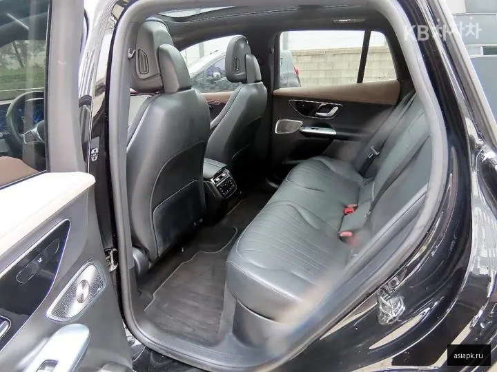 Mercedes-Benz EQE SUV 6