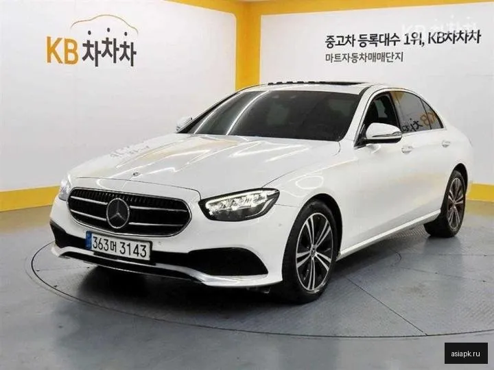Mercedes-Benz E-Class 2