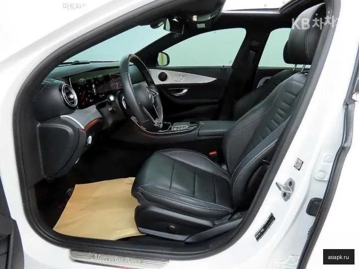 Mercedes-Benz E-Class 5