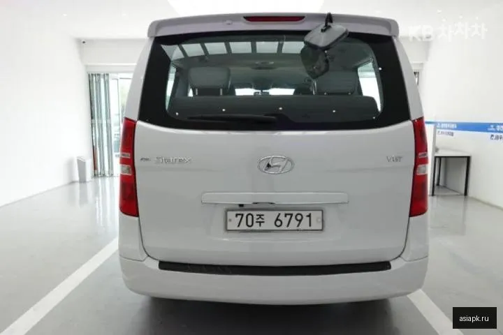 Hyundai Starex 3