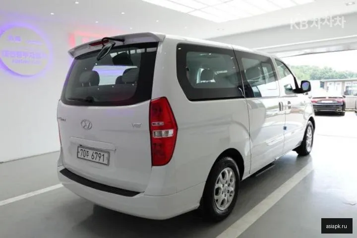 Hyundai Starex 4
