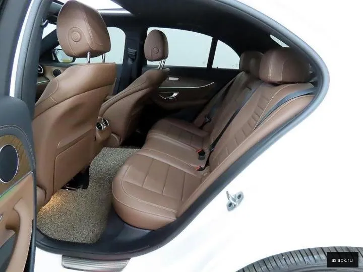 Mercedes-Benz E-Class 6