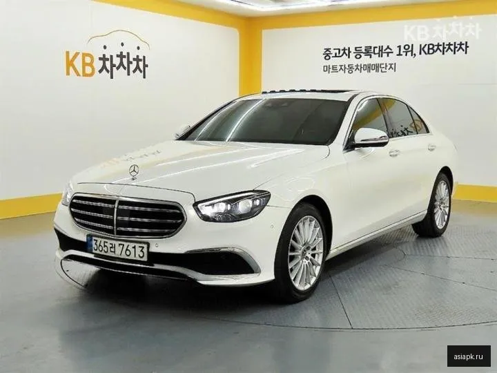 Mercedes-Benz E-Class 2