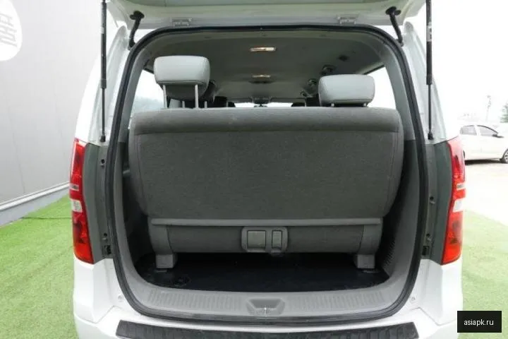 Hyundai Starex 6