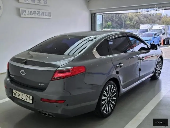 Renault Latitude 6