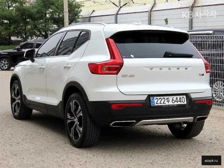 Volvo XC40 3