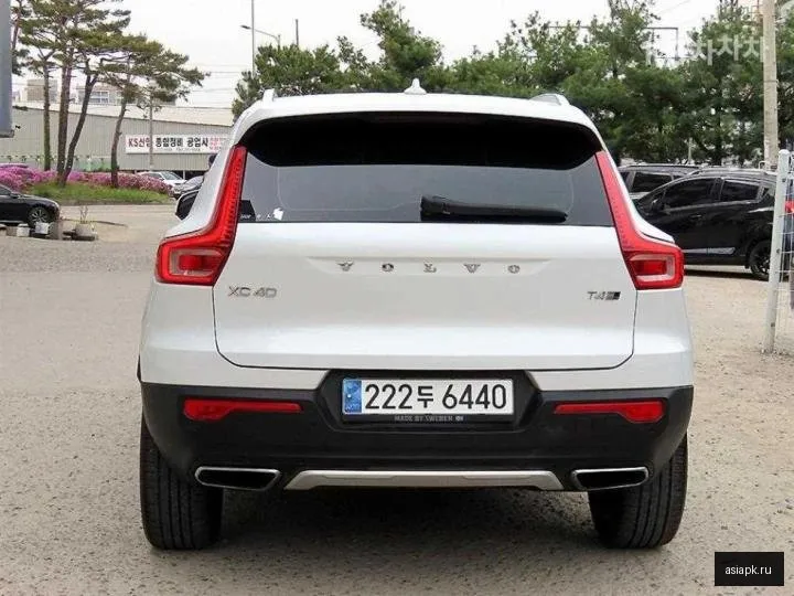 Volvo XC40 4