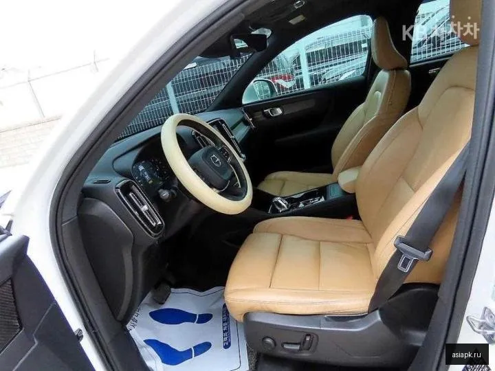 Volvo XC40 5