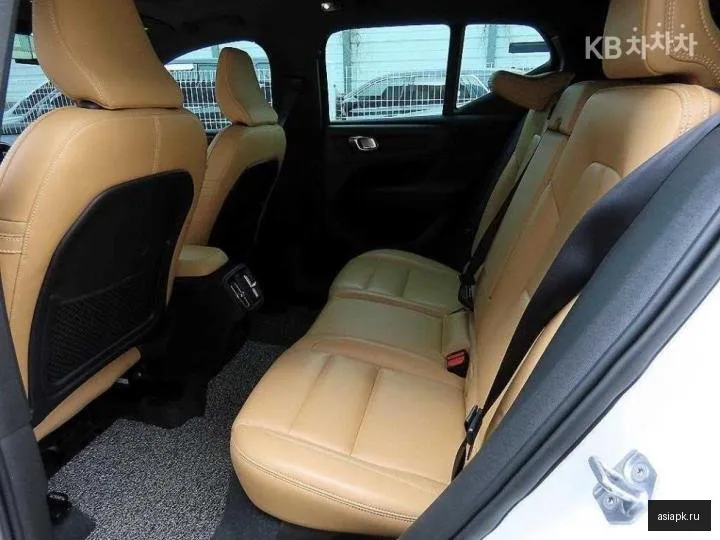 Volvo XC40 6