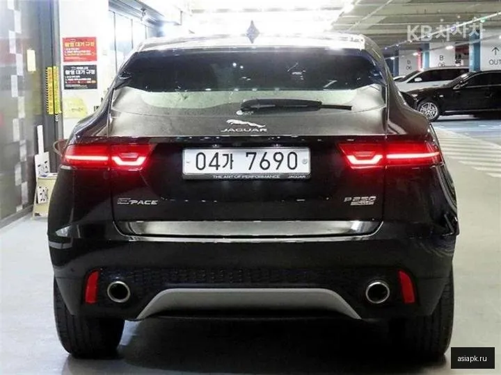 Jaguar E-Pace 5