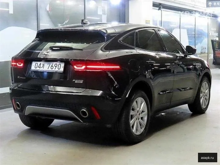 Jaguar E-Pace 4