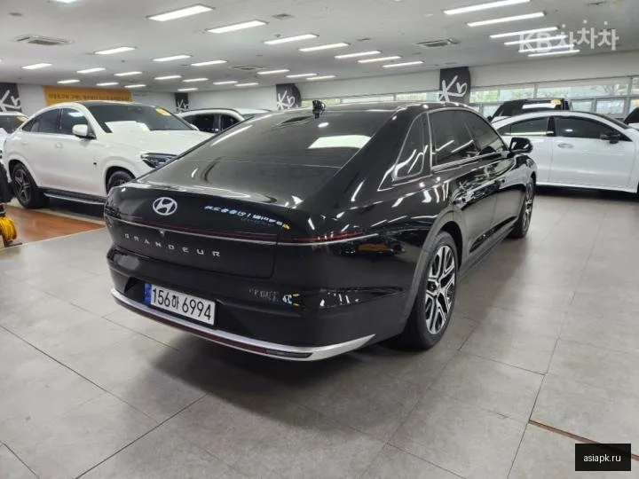 Hyundai Grandeur 4