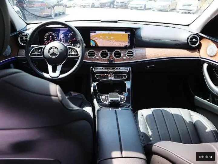 Mercedes-Benz E-Class 5