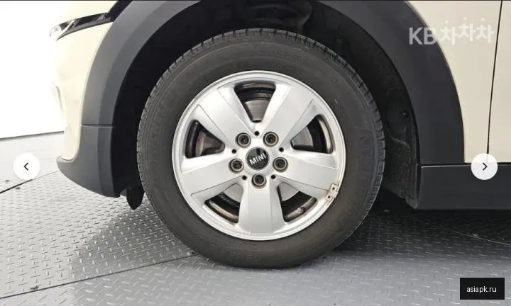 MINI Hatch 5